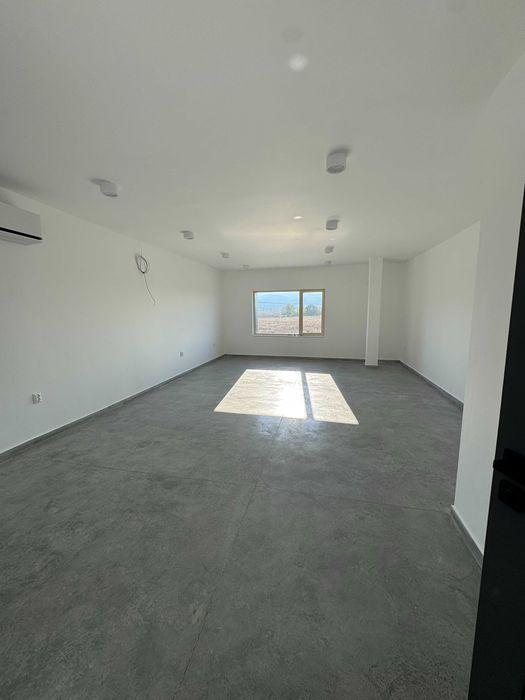 PCLife Center - дава под наем - модерни офиси, магазини и палетоместа!