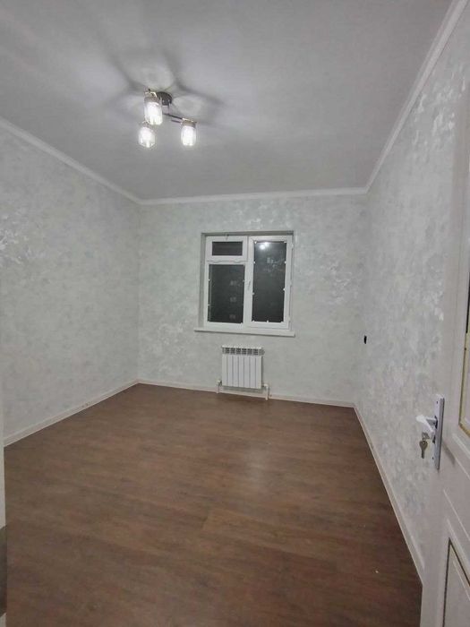 Срочно 4 хонали квартира тамирланган сотилади 7 микрн