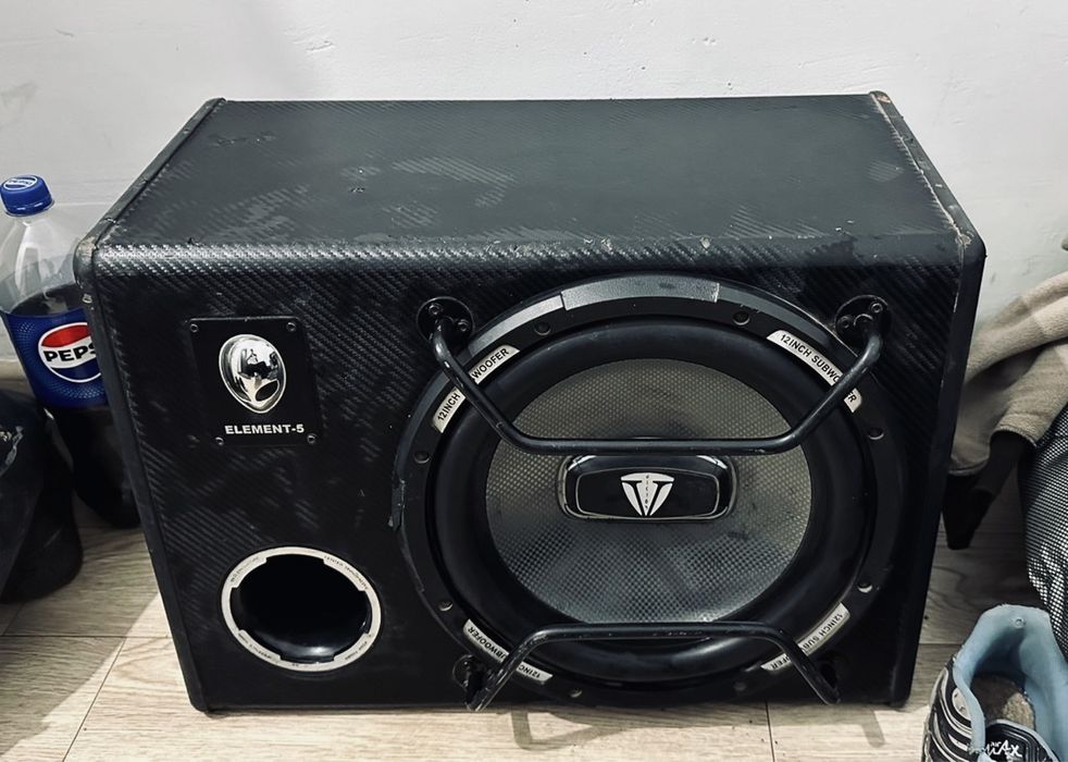 Продам сабуфер срочно