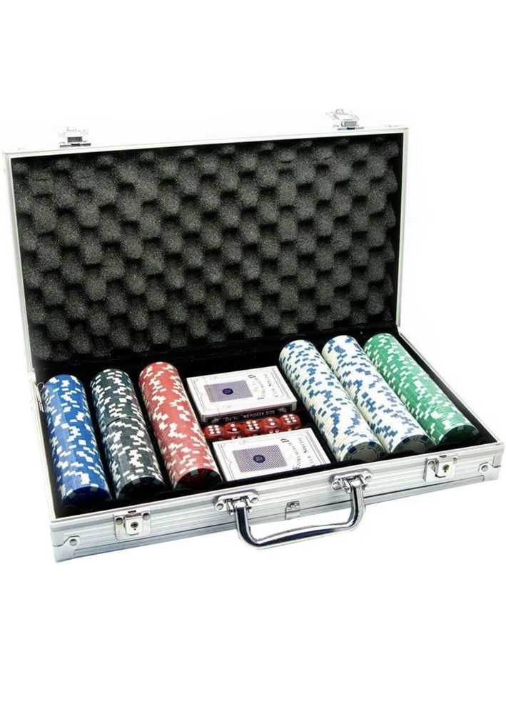 Покерный набор с номиналом 300 фишек