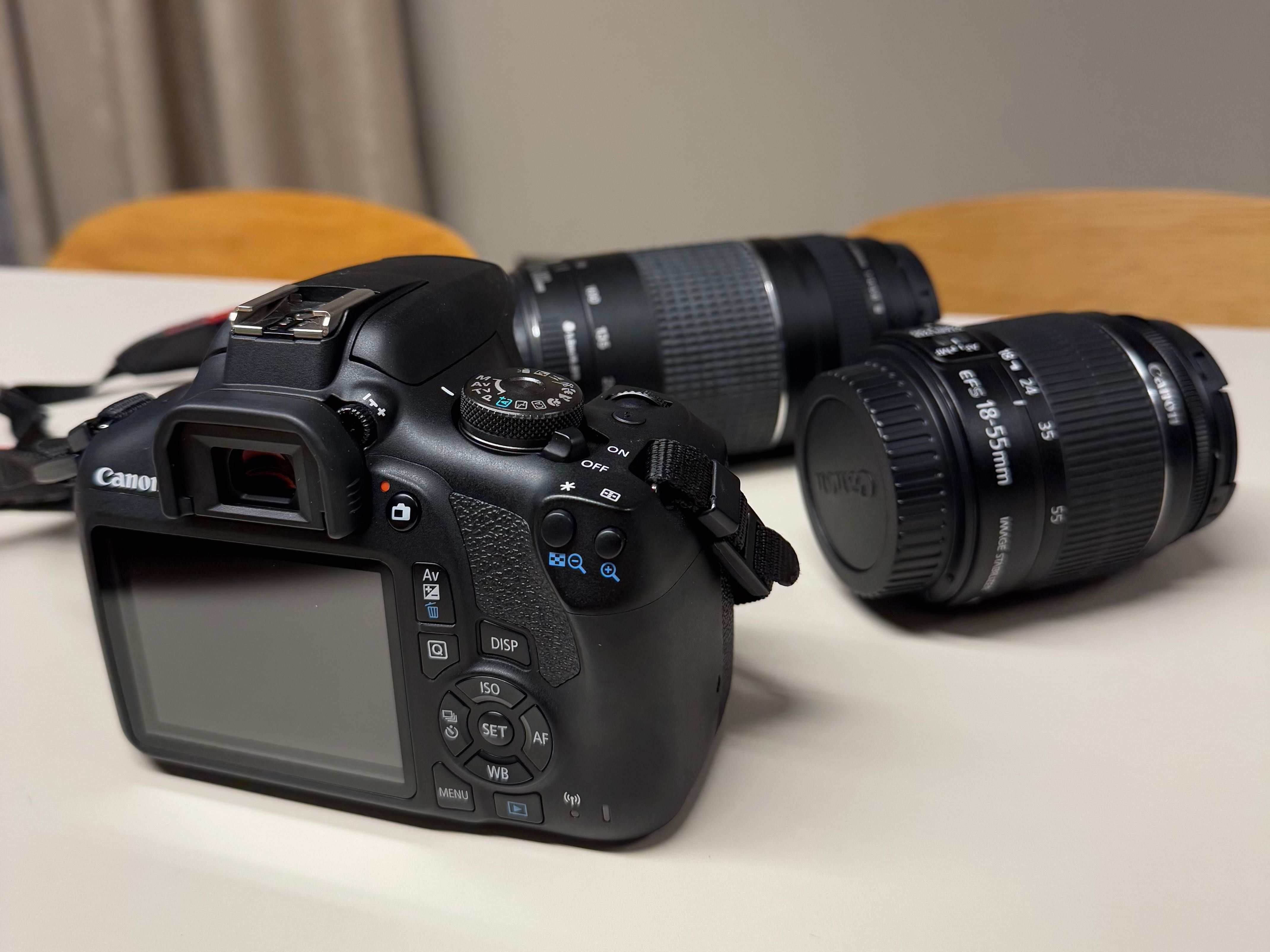 Canon EOS 2000D + Обектив EFs 18-55mm IS + Обектив EF 75-300