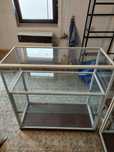 Vitrine din sticla pentru magazin