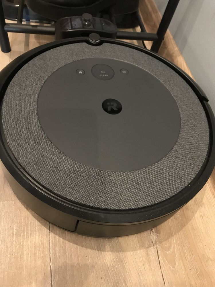 Робот прахосмукачка в Гранция IRobot Roomba13