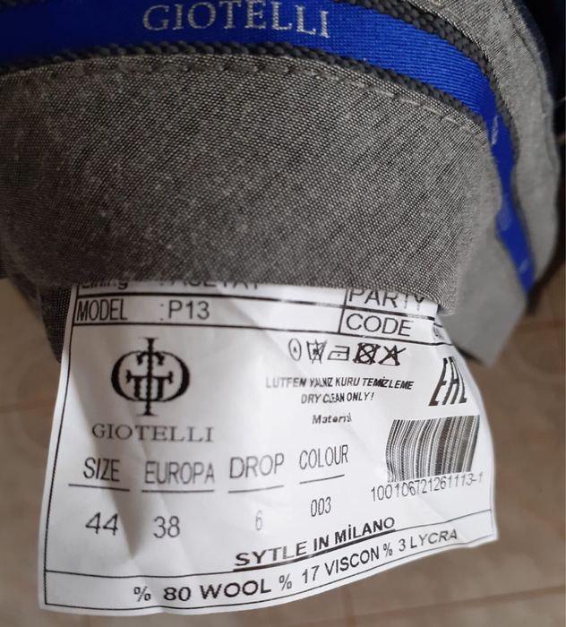 Costum băieți calitate superioară.