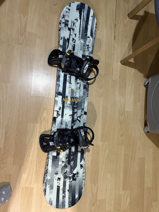 Сноуборд Burton с креплениями