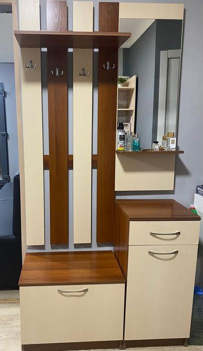 Продам прихожую.