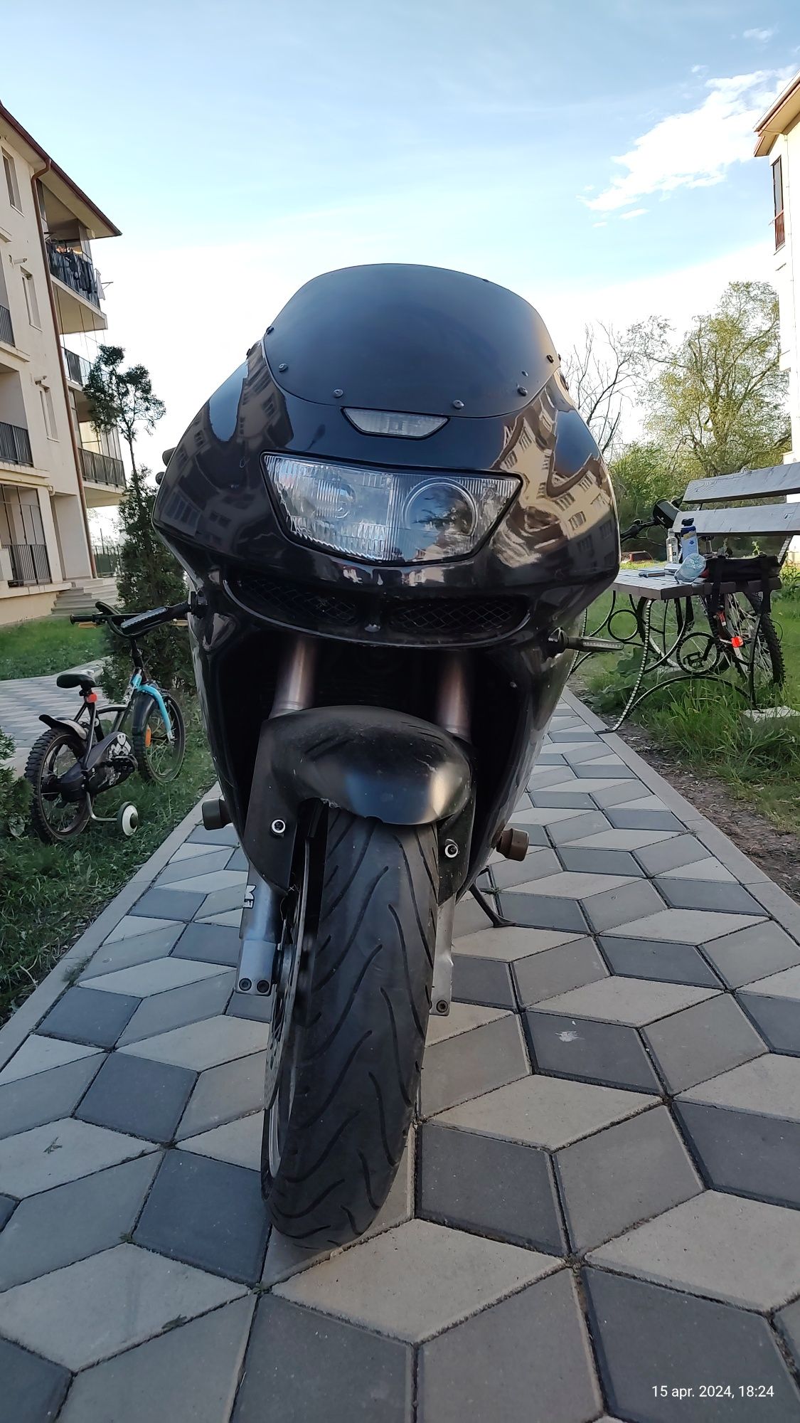 Vând , schimb Motocicleta Kawasaki zx9r