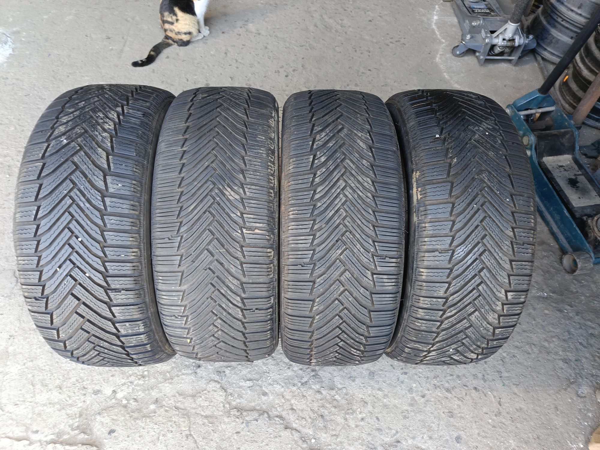 Зимни гуми -17цола-225/50-1бр.-95лв."MICHELIN"