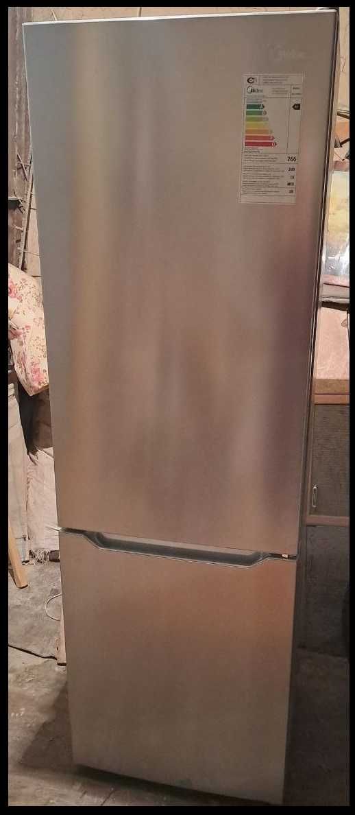 Продаётся Midea Холодильник HD-377RN