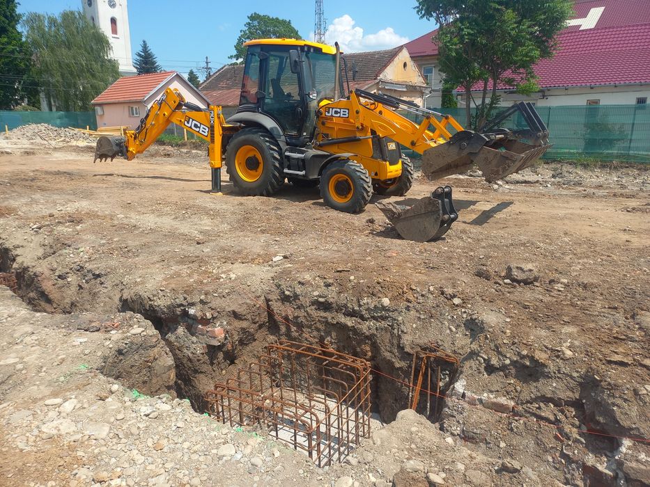 Inchiriez Buldoexcavator zona Deva-Simeria-Hunedoara si Imprejurimi