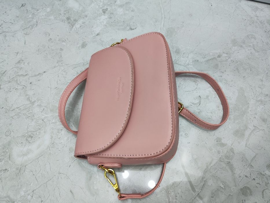 Женская сумка в отличном состояний