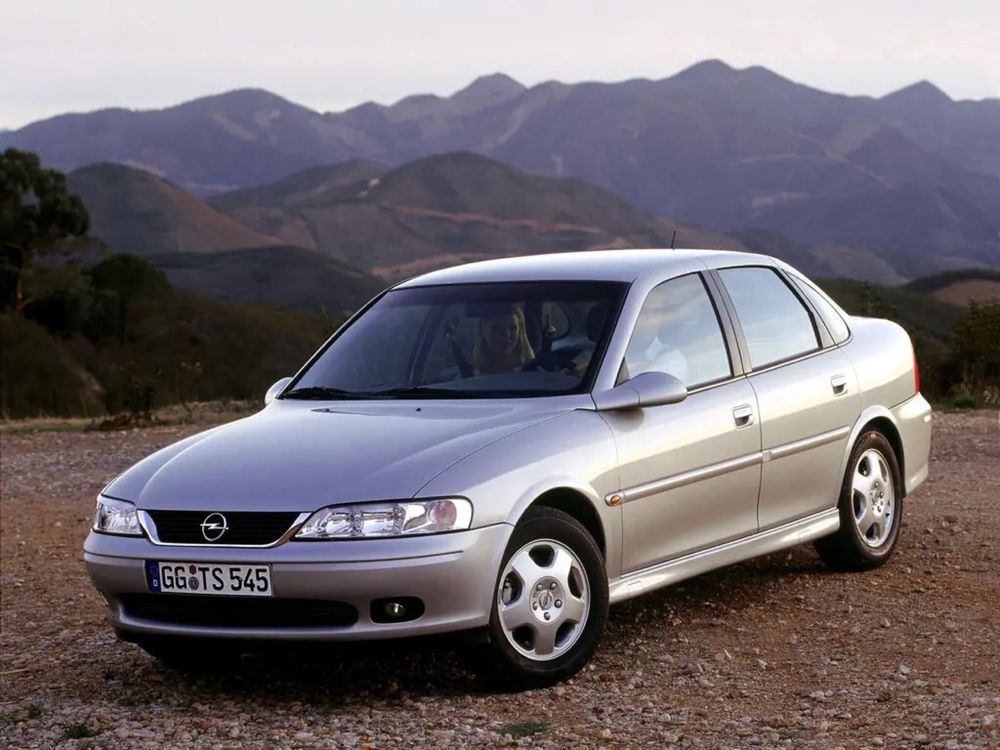 передняя часть Opel Vectra B 1999