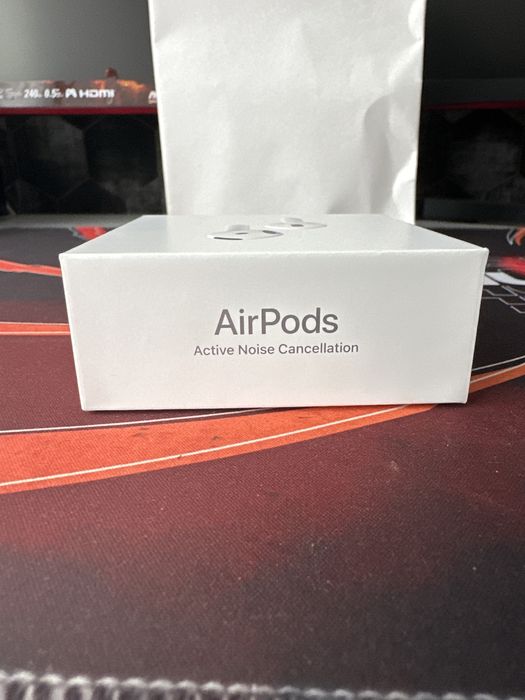 Airpods 4 ANC (Active Noise Cancellation)