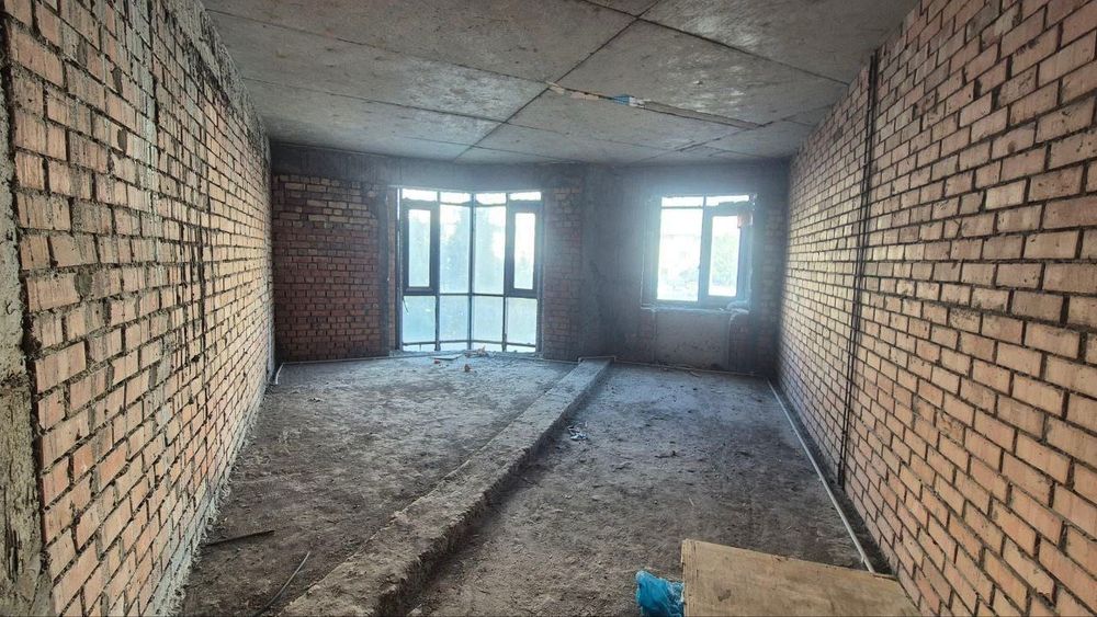 Габус Продается 4 комнатная коробка Ц-2 Алайский рынок