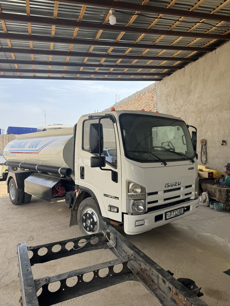 Isuzu Vadavoz 2012
