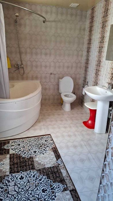 Продам участок на Яшнабадском районе 4 комнатная с новым ремонтом