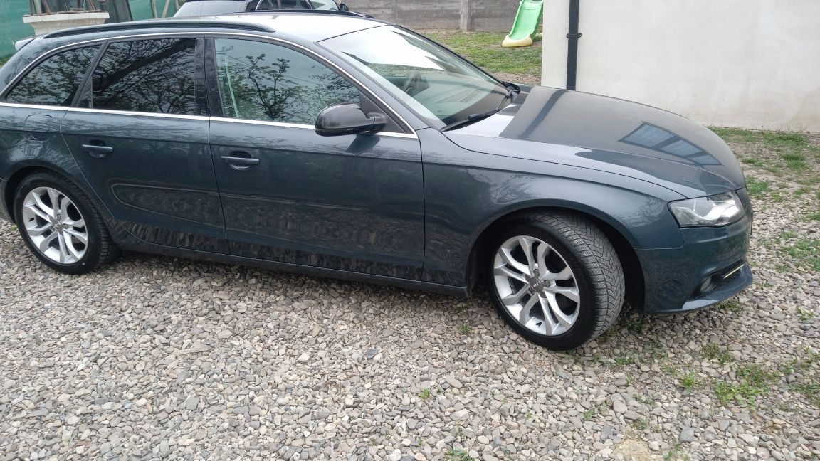 Vând Audi A4 b8 euro 5 2010