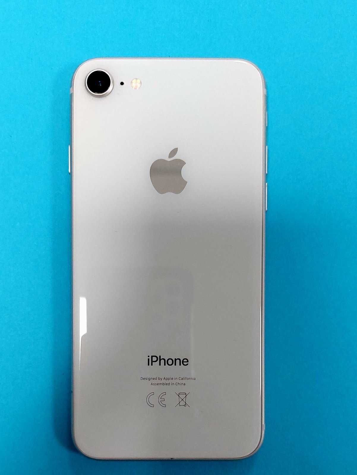Перфектен iPhone 8 64 GB  Silver