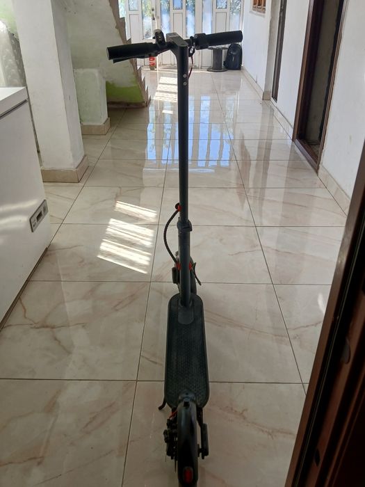 Vând trotineta electrica jrh