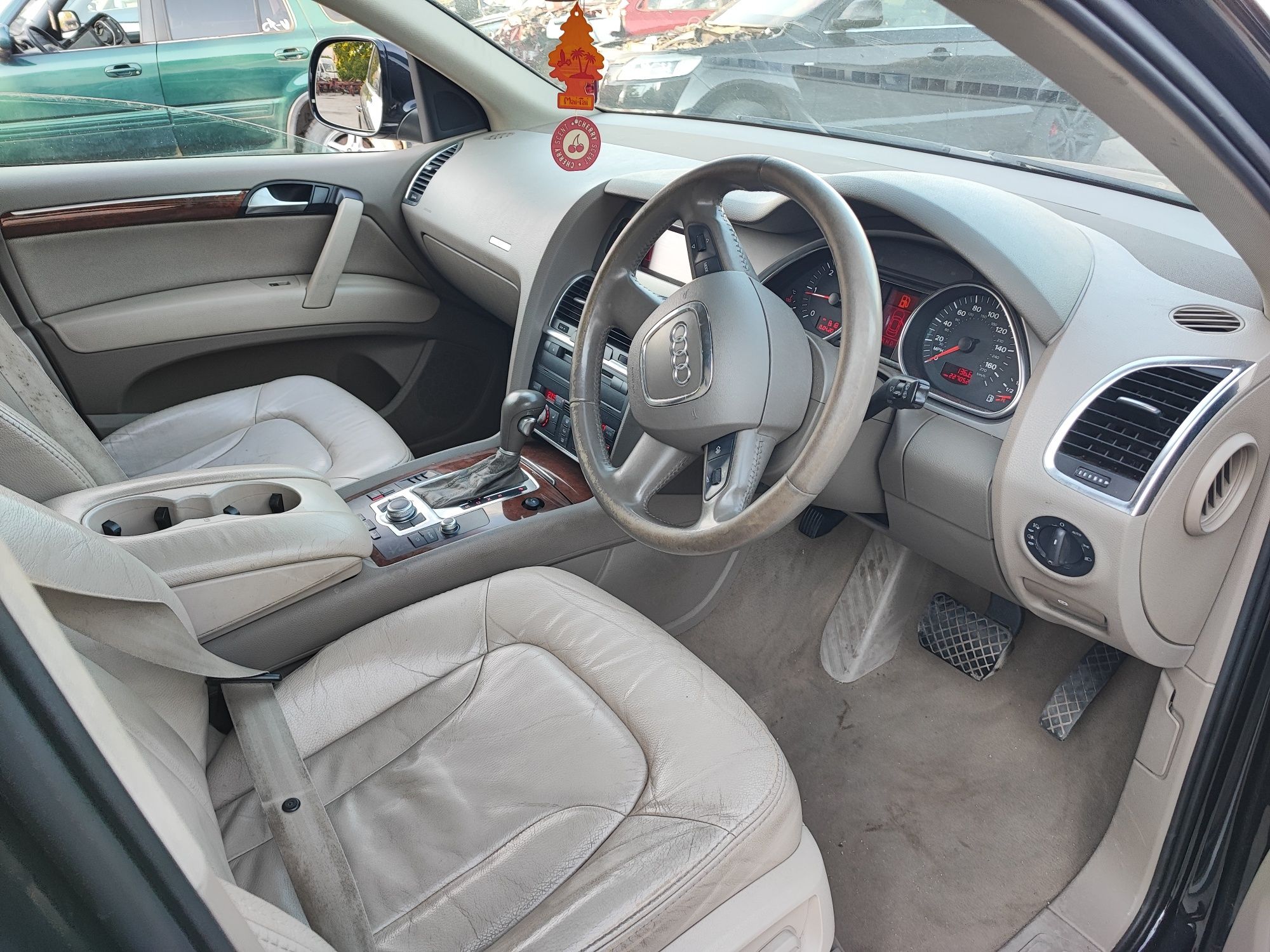 Audi Q7 3.0TDI 233к.с. на части