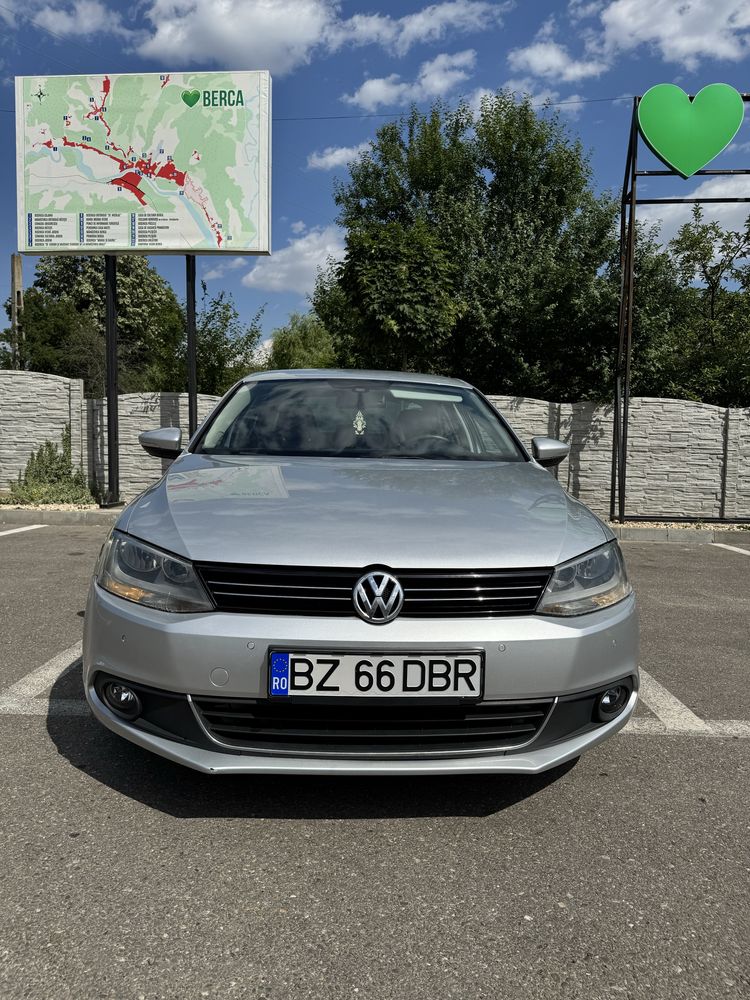 Vând VW Jetta Mk6 – 2.0 TDI 140 CP