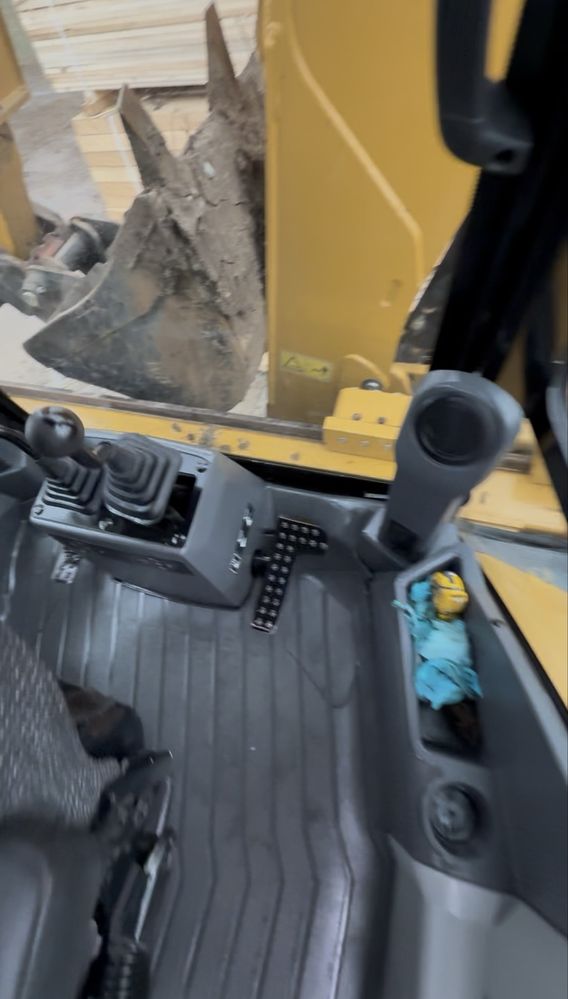 DE VANZARE Buldo/Buldoexcavator CAT 428F2/2600ore/2019