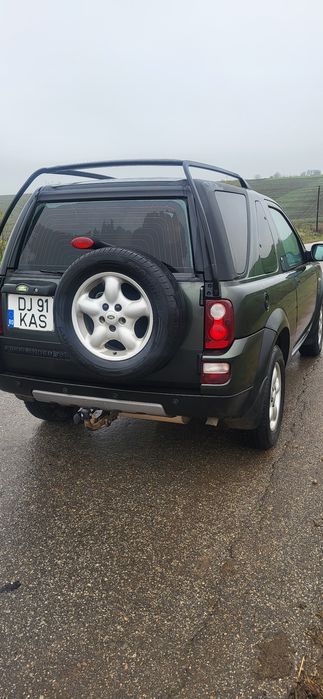 Vand Land Rover motor de bmw 2.0 an fab 2005 volan original pe stanga