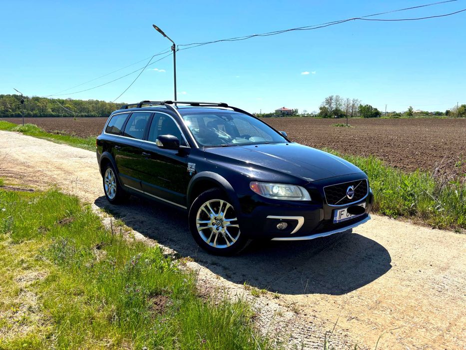 Volvo XC70 Cross-Country, 4x4, motor 2.4l / 5 cilindri, cutie automata