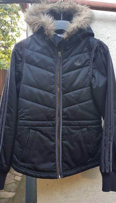 vand geaca adidas pentru femei