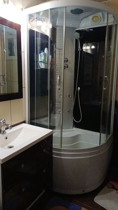 Cabina de dus,bideu,lavoar cu dulap