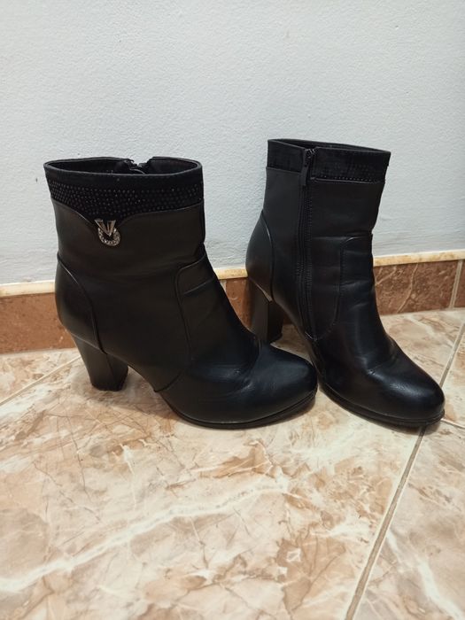 Дамски боти на ток 39 номер