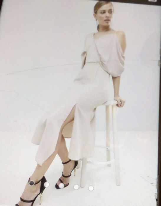 Lavish Alice рокля с голо рамо