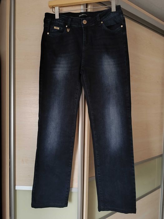 Продам женские джинсы