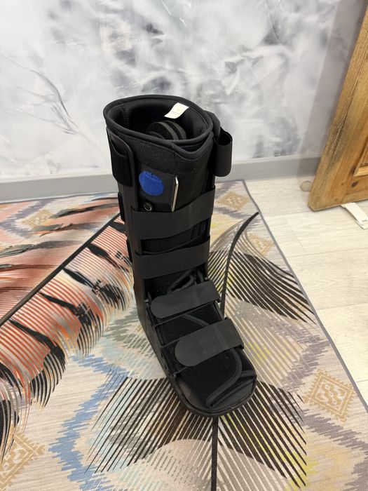 Ботинок для травмировонной стопы