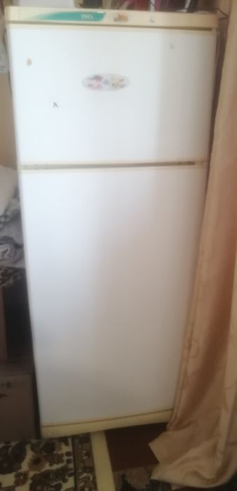 Продам холодильник в рабочем состоянии морозит хорошо