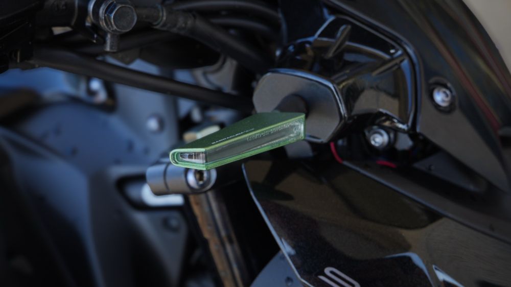 Kawasaki Z900 2024 negru verde