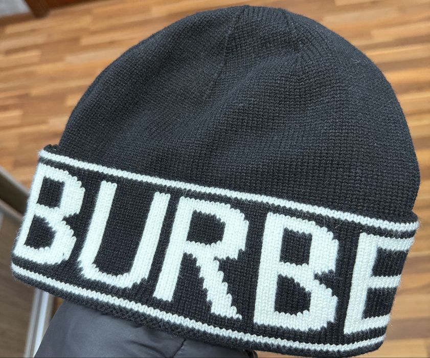 шапка burberry..