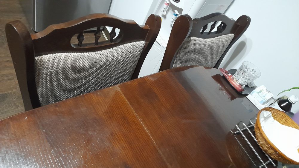 Set masa ovala, extensibila, din lemn masiv, cu 6 scaune