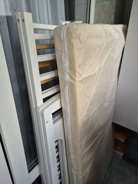 Patut copii 60x200cm și saltea cu spuma și arcuri