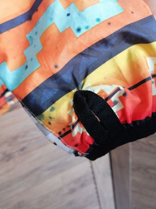 Яке ветровка с качулка