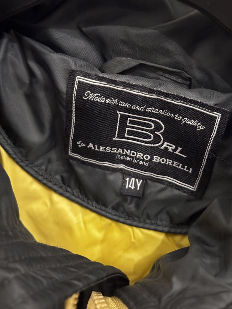 Продается детская куртка Borelli в новом состоянии