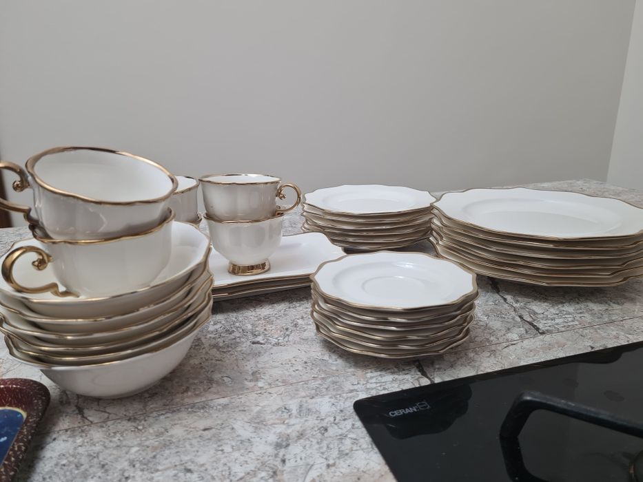Столовый сервиз новый на 6 персон.