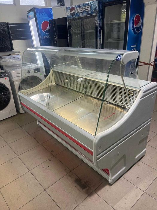 Vitrina mezeluri/lactate