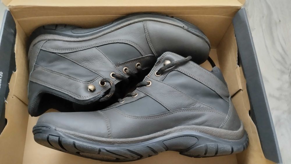 Ghete piele naturala noi, nepurtate