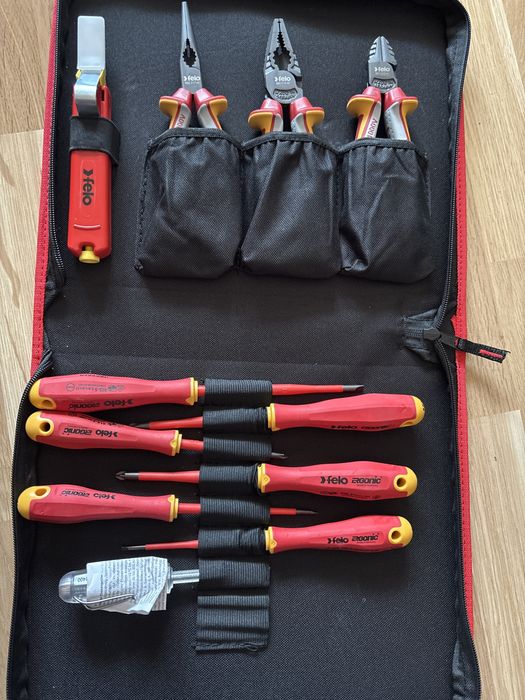 Комплект инструменти