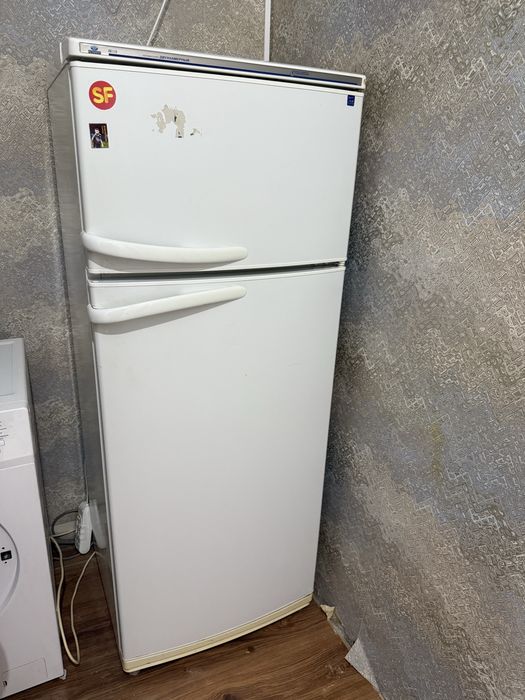 Продам холодильник