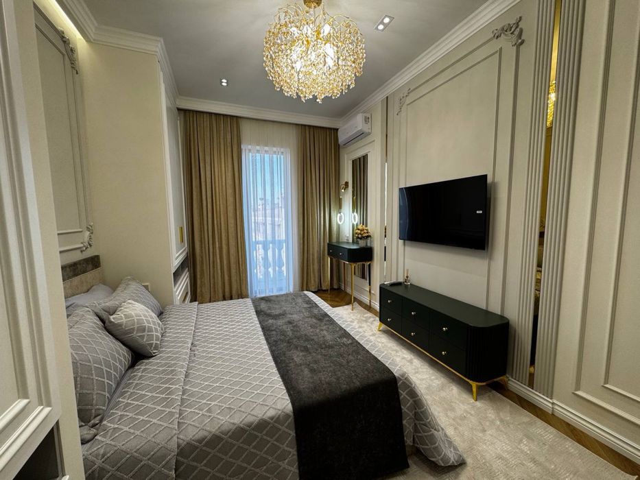 4комнатная Комплекс "Барокко" на Новомосковская