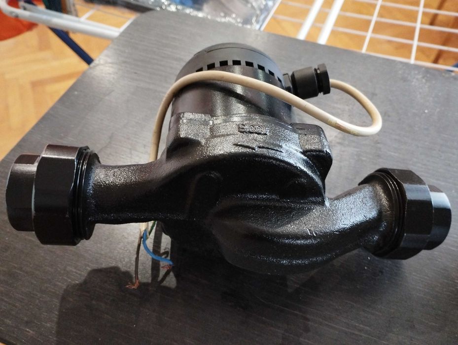 Продавам помпа за парно