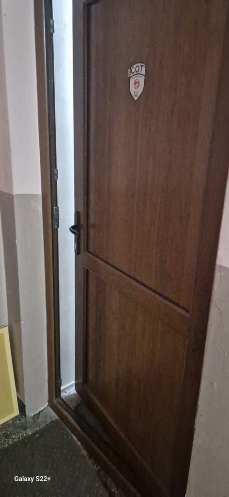 Продава се Тристаен апартамент в Силистра, Център - 80 кв.м за 702 €/кв.м - Снимка #5