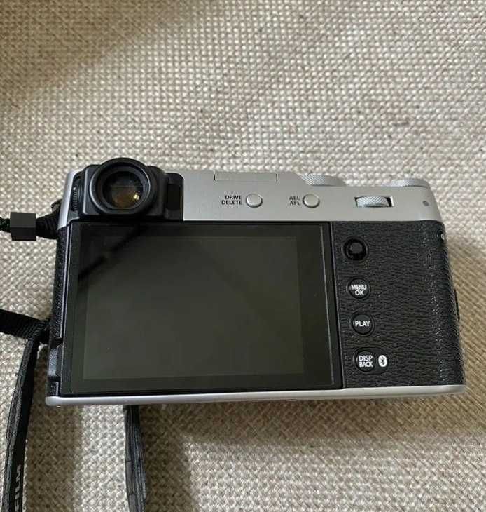 Fujifilm X100vi Silver фотоаппарат